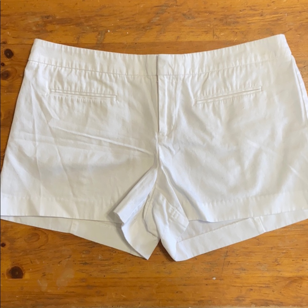 White gap shorts